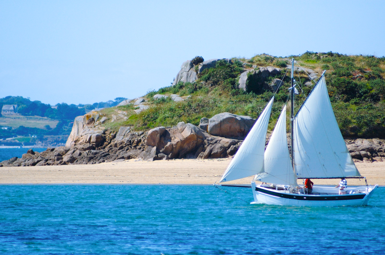 Voilier sur la baie de Morlaix